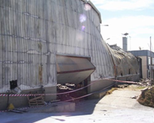 Demolición de Nave en Mataró afectada por un incendio