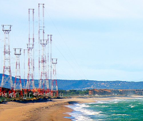 Derribo con el sistema de voladura controlada de las antenas de Radio Liberty, Gerona (BCN)