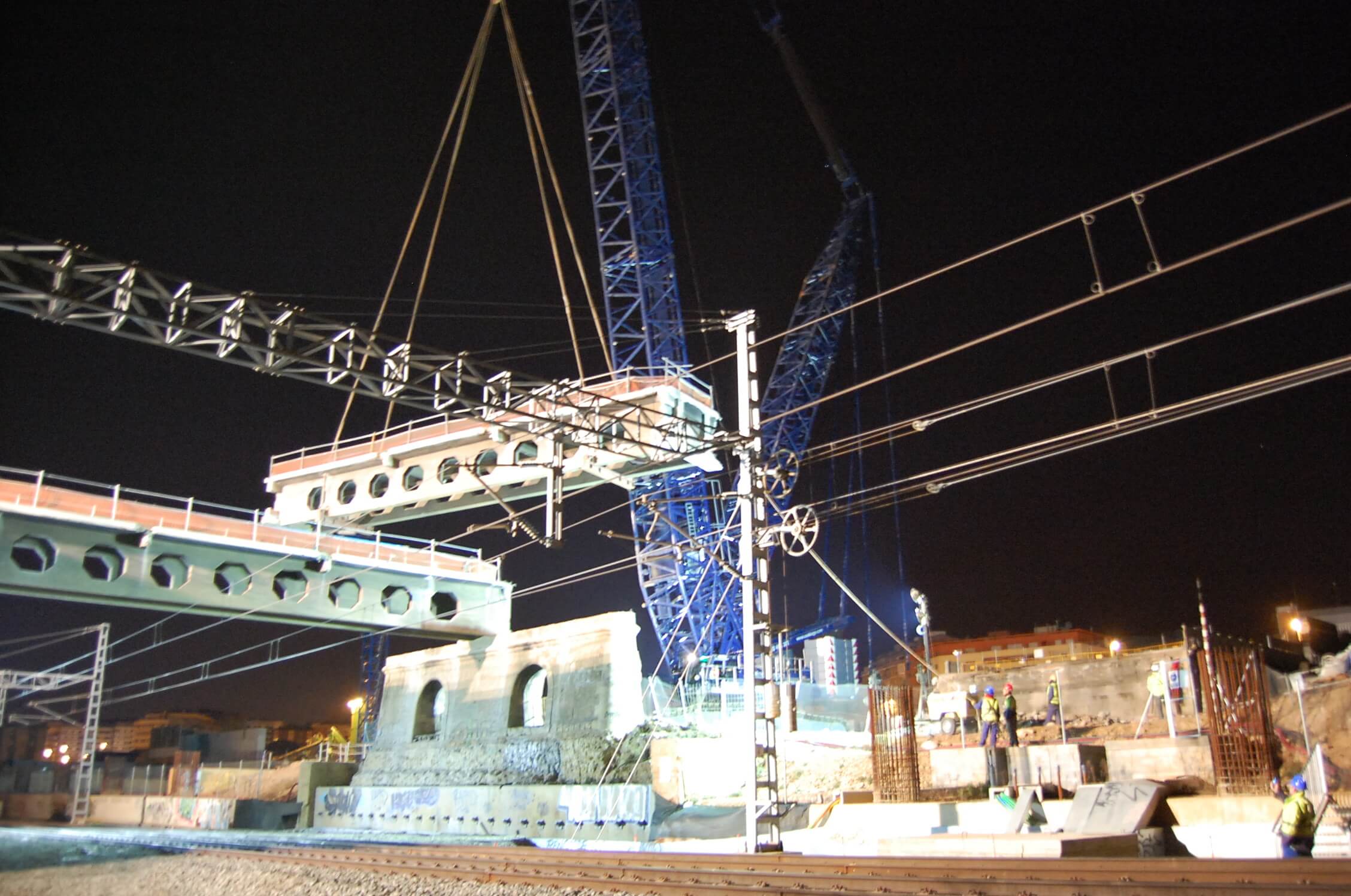 10. foto de noche pont del treball