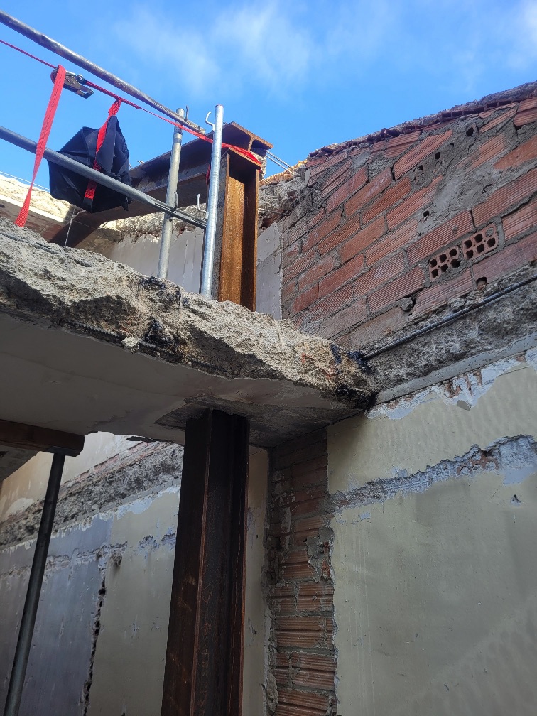 8. 20251014_102703_resized